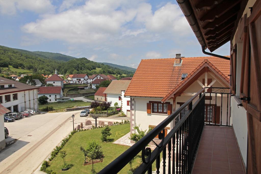 Apartamentos Irati Garralda Exterior photo